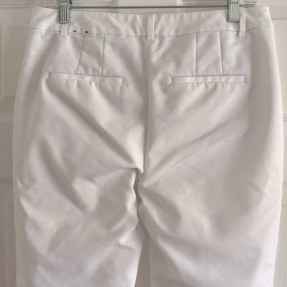 White House Black Market White Capri Pants Size 8 - Picture 3 of 4